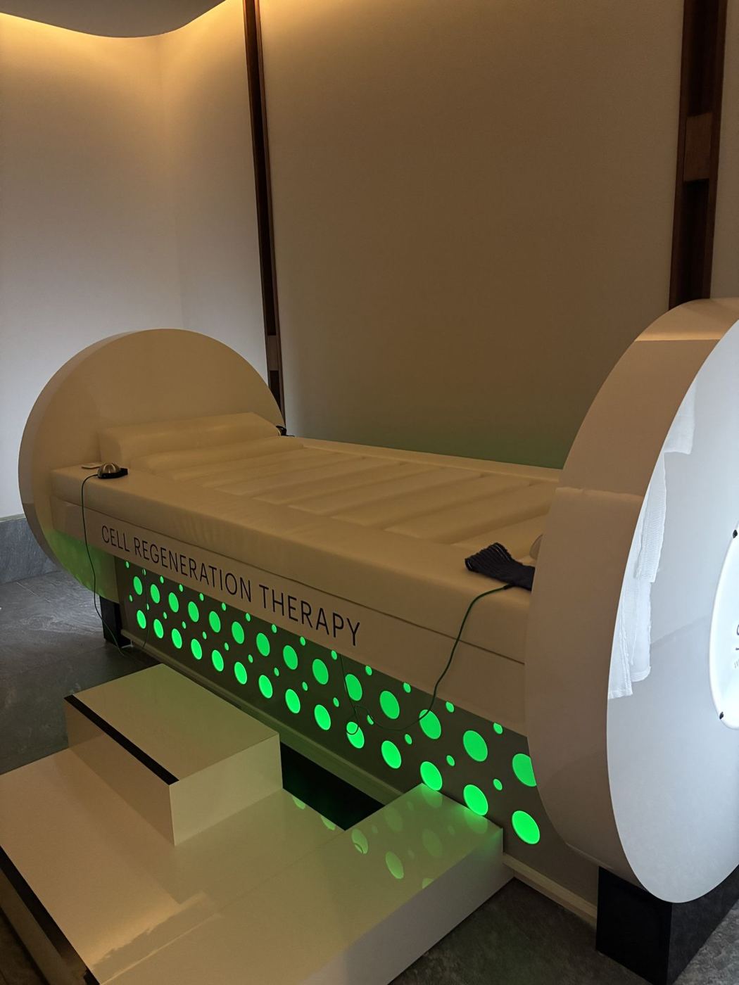 The cell regeneration therapy bed